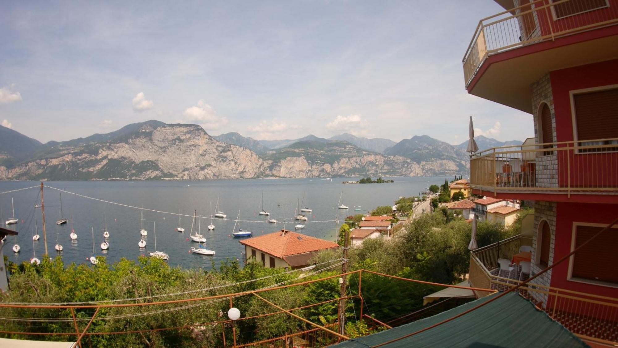 Residence Casa Maria Assenza di Brenzone Exterior photo
